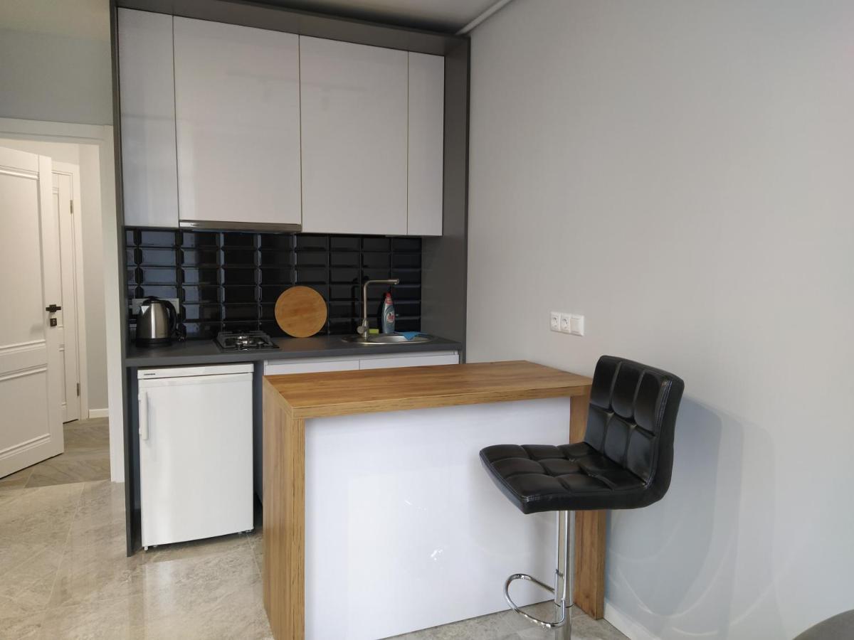 Vip Apartments On Avalon Leopoli Esterno foto